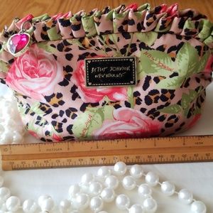 SUPER CUTE BETSY JOHNSON MAKE UP BAG